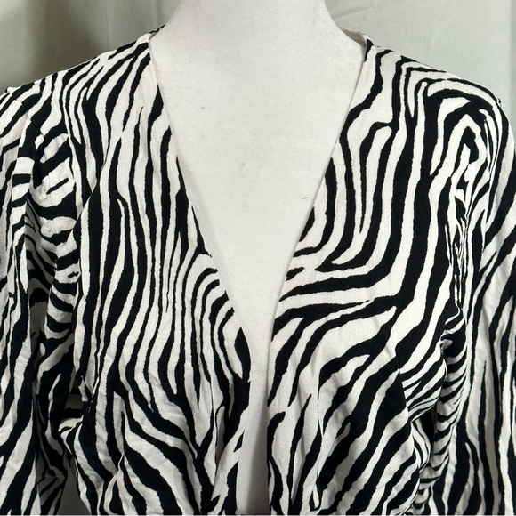 Lemmie Sweater Cropped Cardigan ties/ waist - Picture 4 of 6